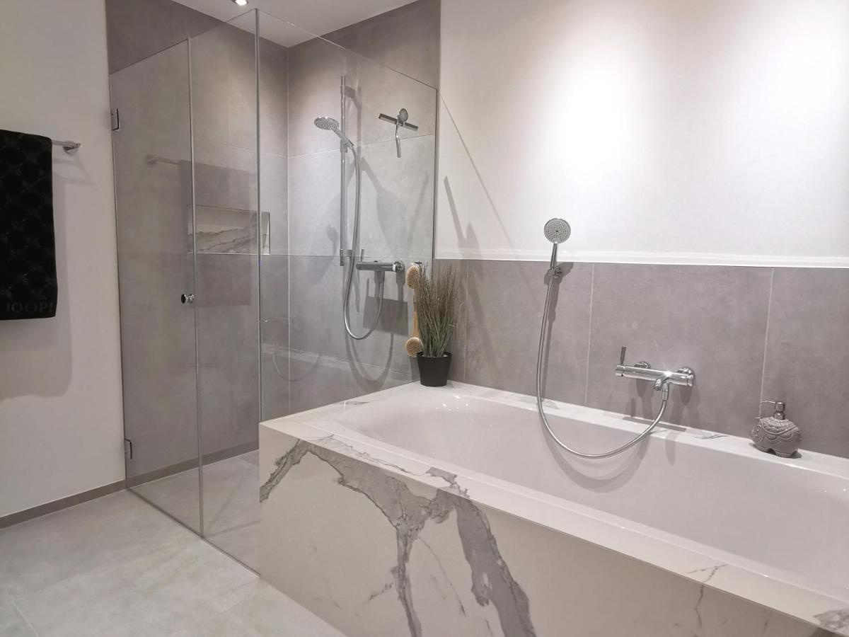 Casa ManSa - Ferienwohnung mit gemütlichem Garten Wolfurt Exterior foto